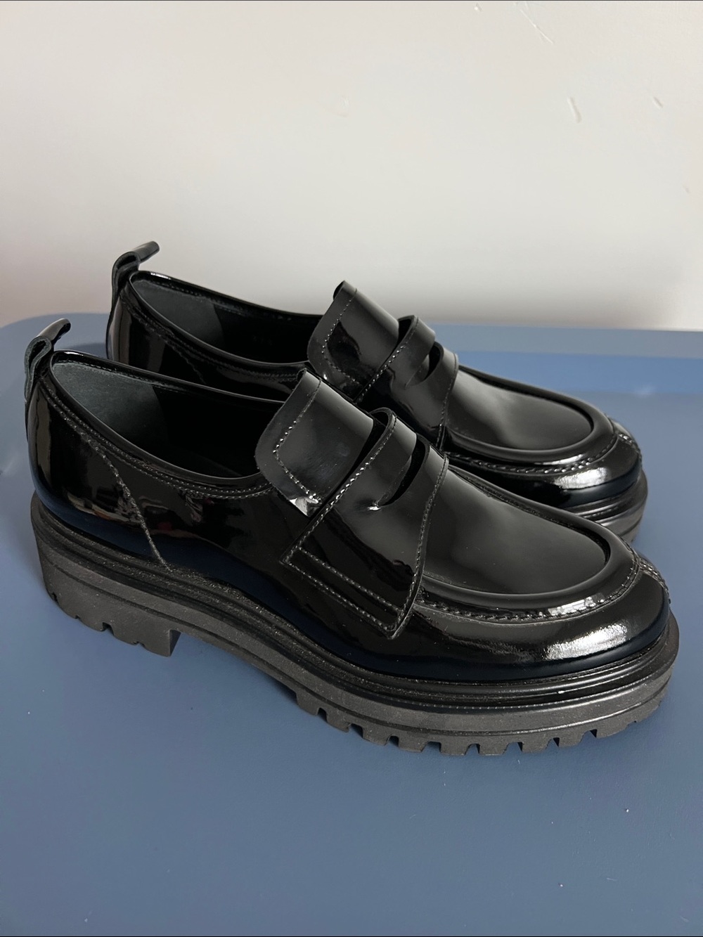 La Canadienne black smooth patent leather chunky loafers 37.5 preppy NO box